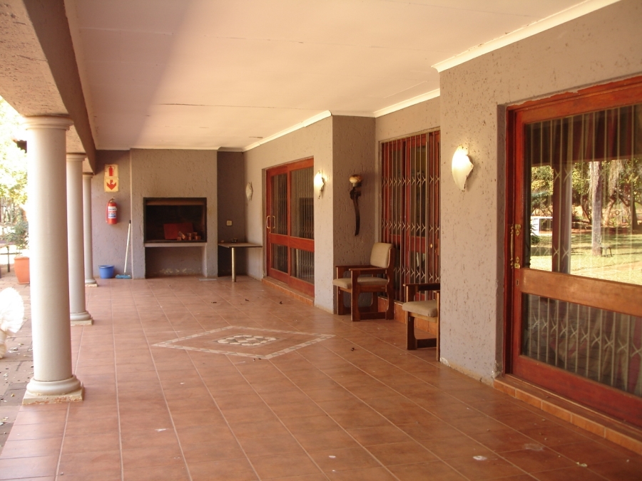 Commercial Property for Sale in Kroondal North West